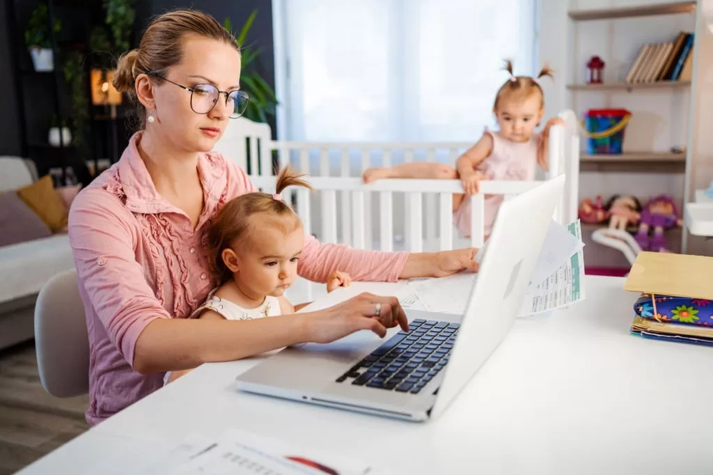 25 Best Work-from-Home Jobs for Moms and Dads to Make Extra Money